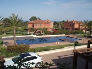 Bazén v ubytovaní Casa bonmont con vistas al mar piscina y port aventura alebo v jeho blízkosti