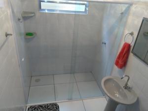Koupelna v ubytování Casa Matinhos + 16 fotografií