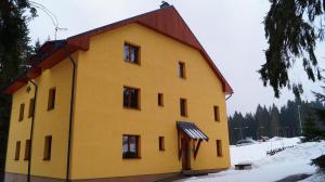 Budova, v ktorej sa apartmán nachádza