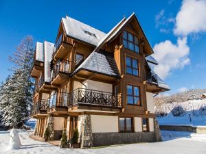 Polana Szymoszkowa Ski Resort - Mountain View Apartments ziemā