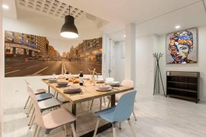 Reštaurácia alebo iné gastronomické zariadenie v ubytovaní Book in Madrid - Cascorro Deluxe