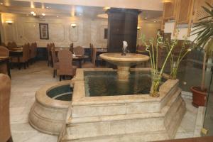 Posezení v ubytování Al Zaitouna Hotel