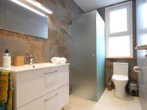 Ein Badezimmer in der Unterkunft Africa Master Suite