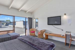 Μια τηλεόραση ή/και κέντρο ψυχαγωγίας στο NauMai Motel