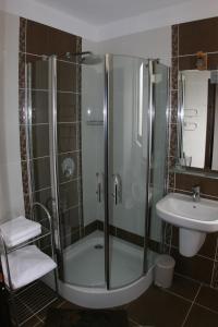 A bathroom at Private Villa 102 with heated pool in BlackSeaRama