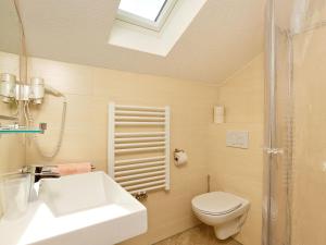 Ein Badezimmer in der Unterkunft Gasthof Hotel Post