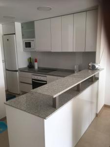 Kuchnia lub aneks kuchenny w obiekcie Terrazas de Campoamor Barbara