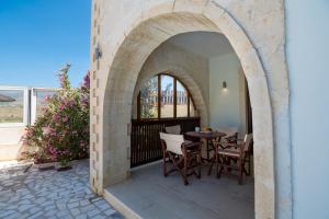 Patio nebo venkovní prostory v ubytování Crete Essence Villas - Lagkada