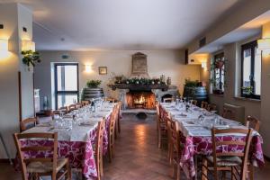 A restaurant or other place to eat at Hotel Faggio Rosso