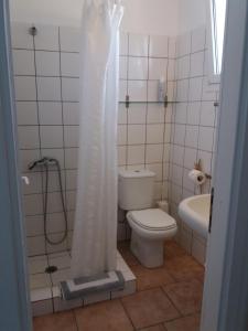 Vonios kambarys apgyvendinimo įstaigoje Villa Kos