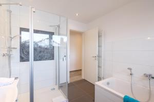 Ένα μπάνιο στο Townus Apartments Wiesbaden +97 φωτογραφίες
