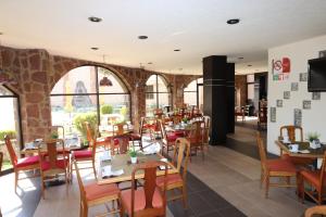 Restaurant o un lloc per menjar a Best Western Toluca