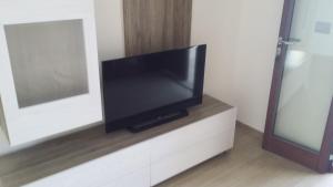 A television and/or entertainment centre at Villetta Torre Saracena