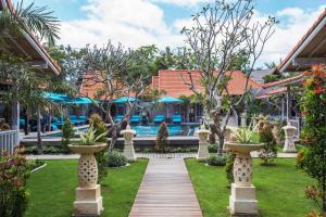 Zahrada ubytování The Palm Grove Villas