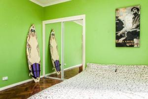 Postel nebo postele na pokoji v ubytování Abbotsford Private Rooms & Pods - 15 Charles Homestay