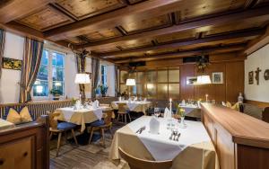 Restaurace v ubytování Hotel Grüner Baum