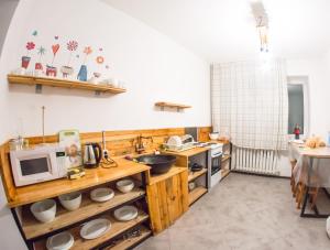Majoituspaikan Guest House Palletto_borovoe keittiö tai keittotila