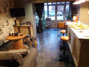 Gîte de Corbion loft2的厨房或小厨房