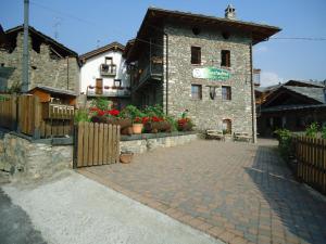 The building in which the country house is located