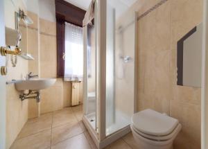 Ett badrum på Hotel Albi