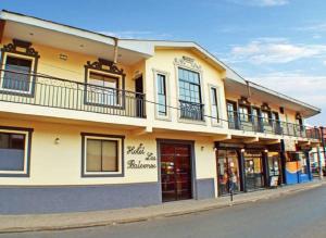 a building on the side of a street at Hotel Los Balcones de Chinandega in Chinandega