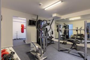Posilňovňa alebo fitness centrum v ubytovaní Family Villa Mermaid Your Croatian Haven with Pool and Scenic Views