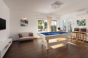 Gallery image of Villa Mermaid Your Croatian Haven with Luxury Pool and Scenic Views in Podstrana
