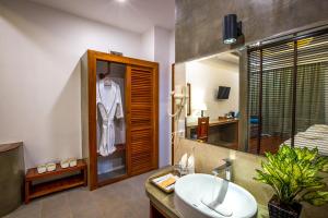 Vannituba majutusasutuses The Tito Suite Residence