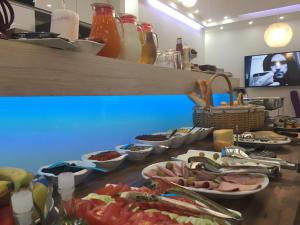 Makanan di atau berdekatan hotel