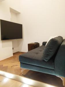 Гостиная зона в Modern 1 Bedroom Apartment in Kensington