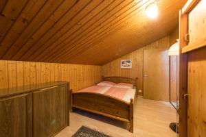 Postel nebo postele na pokoji v ubytování Apartmenthaus Kreuzbuche