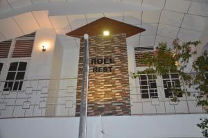 Foto Negombos asuva majutusasutuse Roel Rest galeriist
