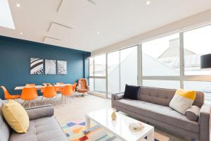 Gallery image of Temple Bar Crown Square Apartments in Dublin