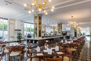 Restaurace v ubytování Horison Ciledug Jakarta