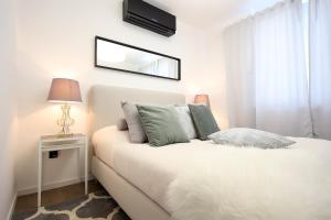 Posteľ alebo postele v izbe v ubytovaní The View Luxury Apartment Dramalj