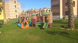 A garden outside Studio chalet Porto South Beach families