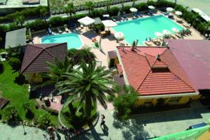 The swimming pool at or close to Hotel Club Sabbiadoro