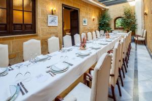A restaurant or other place to eat at Palacio Marques de la Gomera