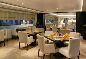 Restaurace v ubytování Ramada Encore Domlur Bangalore