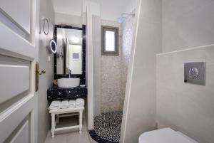 Koupelna v ubytování Zephyros Hotel