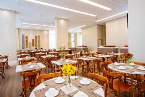 ห้องอาหารหรือที่รับประทานอาหารของ Intercity Suape Costa Dourada