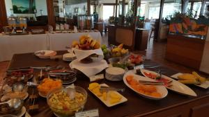 Comida no hotel ou em algum lugar perto