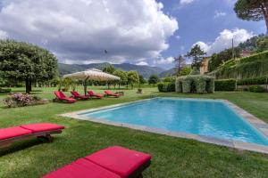 Πισίνα στο ή κοντά στο La dimora dell'inventore luxury B&B