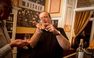 Hosté ubytování Hotel Fidder - Patrick's Whisky Bar