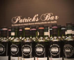 Nápoje v ubytování Hotel Fidder - Patrick's Whisky Bar