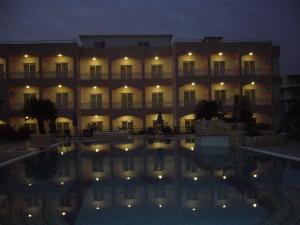 Bazén v ubytovaní Rhodian Rose Hotel alebo v jeho blízkosti
