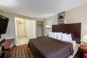 Postel nebo postele na pokoji v ubytování Days Inn by Wyndham Amarillo East