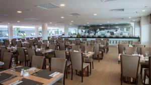 Restaurace v ubytování Pan Borneo Hotel Kota Kinabalu