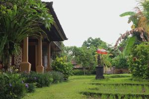 Zahrada ubytování Saren Indah Hotel