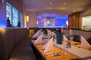 TWO TIMEZ - Boutique Hotel - with AC的酒水